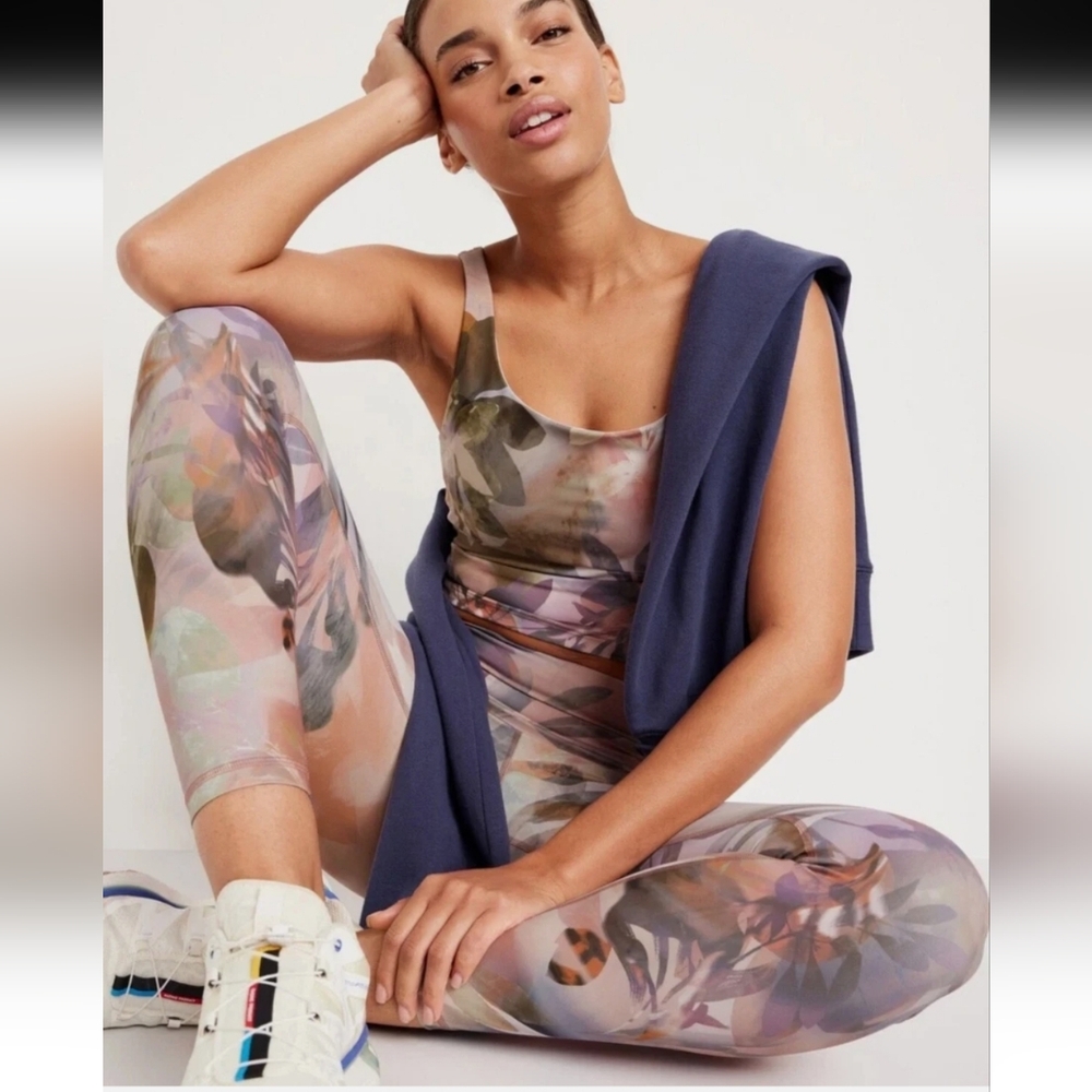 Beautiful Workout Set Old Navy Muted Floral Print High-Rise Leggings Plus 3X 4X